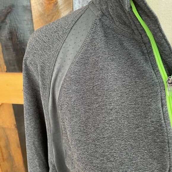 CHAMPION zip front top with neon accents, size M - Picture 4 of 8